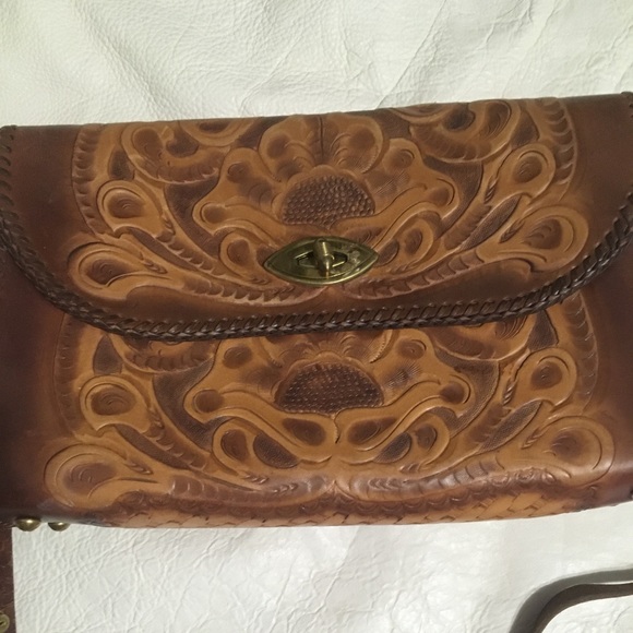 Vintage hand tooled leather bag - Picture 6 of 8
